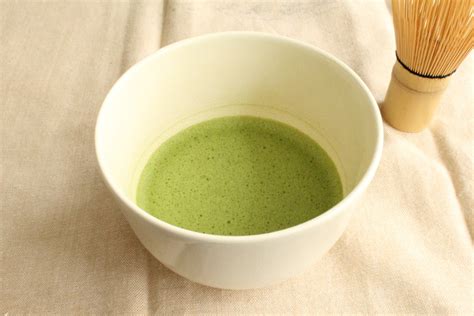 The effects of the aqueous extract and residue of matcha on the antioxidant status and lipid and an intervention study on the effect of matcha tea, in drink and snack bar formats, on mood and cognitive. Why your Matcha Doesn't Foam