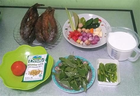 Rahasia kelezatan mangut lele ini terletak pad aikan lele yang segar, pemakaian santan kelapa segar dan memasak dengan api kecil hingga bumbu meresap dan mengental. Resep Mangut Lele Kemangi Pedas : Resep Mangut Lele ...
