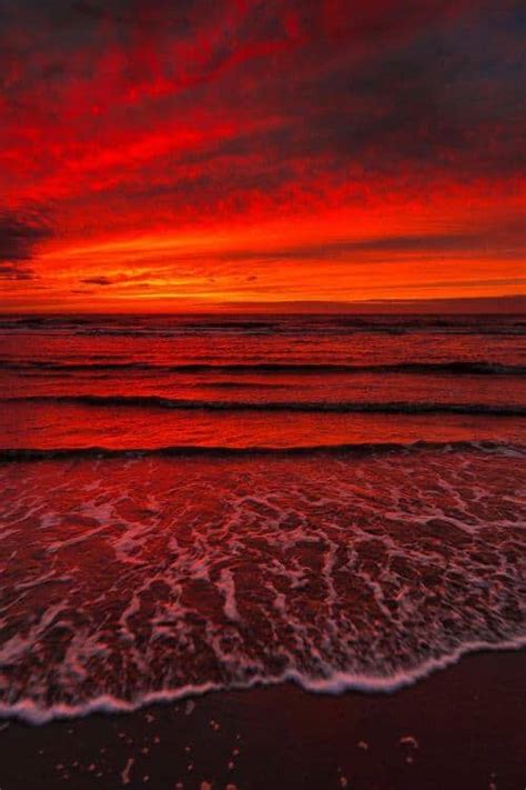 20+ Red Wallpaper For Iphone With A Dramatic Feel - Your Phone will