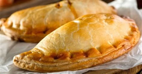 246 likes · 250 talking about this. Fogaça de batata recheio de carne moída, assada - Saborosa ...