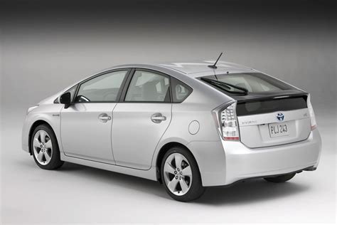 Cars Wallpapers And Specefication Latest Toyota Prius Hybrid