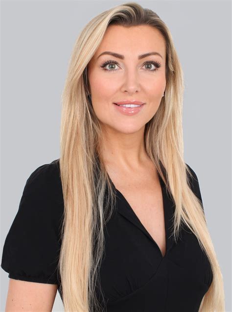 Laurena From Dubai Portfolio Profile Model Hostess Mmg Talent