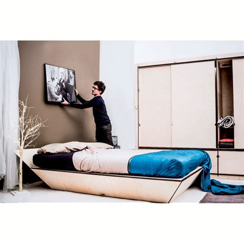 Ad esempio se il materasso misura 160x190 anche il letto misura 160x190 o pochi centimetri in più. Letto Senza Testiera Con Cassetti / 5 Idee Decor Per Letti ...