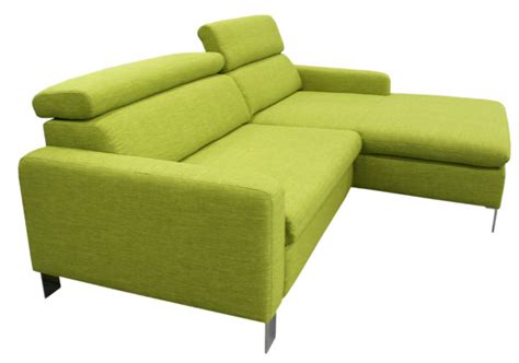 Mit einem ecksofa kannst du den platz sehr effektiv ausnutzen, ohne beim komfort oder bei der ästhetischen wirkung deiner einrichtung abstriche machen zu müssen. Kleine Ecksofas.