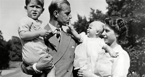 Il aura été aux côtés de la reine élisabeth ii pendant 73 ans. A Brief Reminder That Prince Philip Is a Genuine Style ...