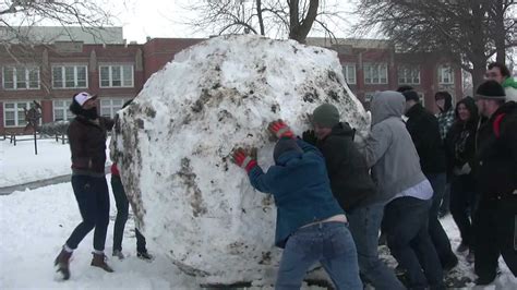 Northwest Students Build Largest Snowball Youtube