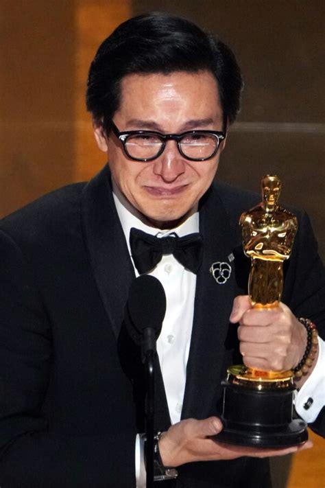 Ke Huy Quan Wins Best Supporting Actor Oscar Tony Curtis, Jamie Lee
