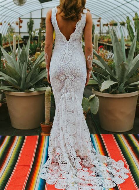 12 Crochet Lace Wedding Dresses for The Bohemian Beauty ...