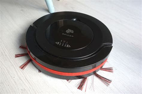 Aspirateur robot pour sols durs et moquette; Review: Dirt devil M607 Spider - Gierige Gerda