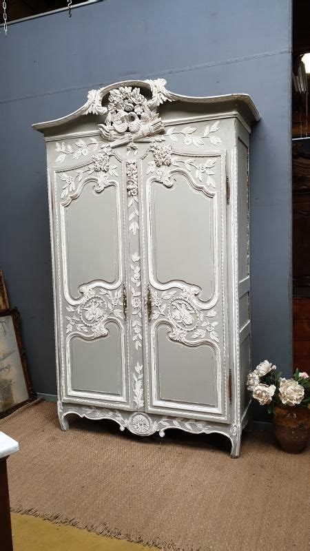 Cependant l'armoire aurait pu être peinte de n'importe quelle autre couleur. Ancienne Armoire Normande de mariage peinte | French ...