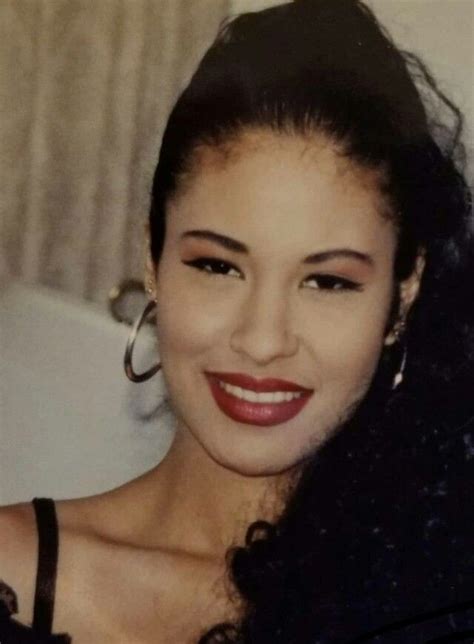 Pin By Enticing On Selena Q Selena Quintanilla Selena Q Selena