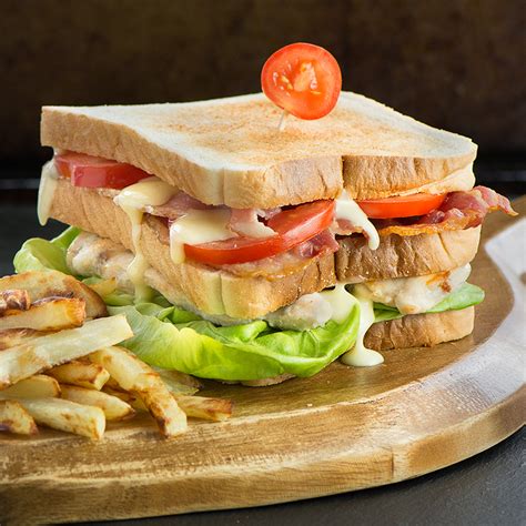 The Ultimate Club Sandwich Dan330