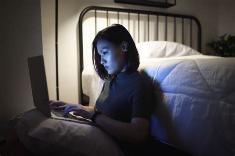 Women Are More Reluctant Than Men to Ask for Deadline Extensions