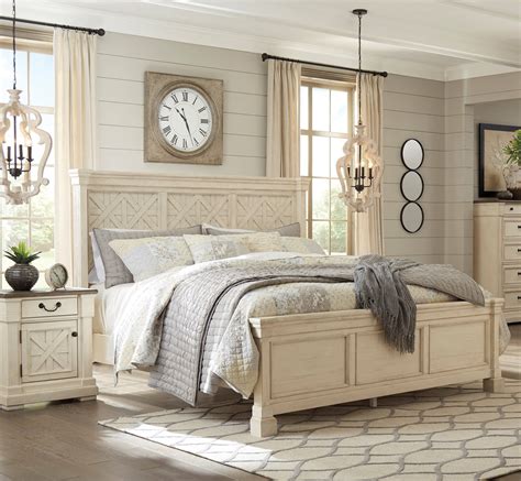 This white vanity with matching upholstered stool and swivel mirror will add a luxe look to your bedroom. Ashley Furniture Bolanburg White 2pc Bedroom Set With ...