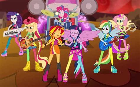 Review My Little Pony Equestria Girls Rainbow Rocks Keeps On