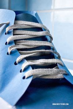 Unser stern.de gutschein vorlagen editor kann ihnen dabei eine wirklich große hilfe sein. Step-by-Step Bastelanleitungen: Geldgeschenke basteln: Geldgeschenk für Schuhe zum Geburtstag ...