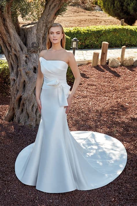 This fashion forward wedding dress is a stunning way to express your personality while playing the part of the beautiful bride. Eddy K Collection - Eddy K Bridal Gowns | Designer Wedding ...