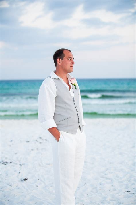 After all you don't want to look like the two of you are going to different weddings. Ideas on Beach Wedding Attires for Grooms - Sang Maestro