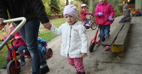 Date Oficiale Peste 18000 De Copii Au Ambii Părinți Plecați La Muncă
