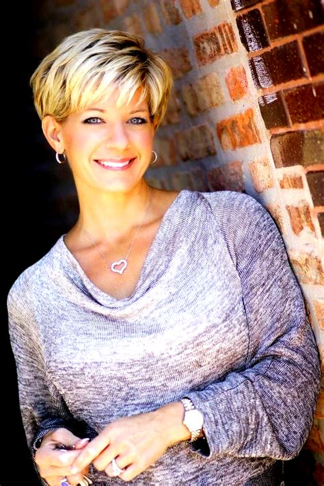 Short hairstyles for women over 50,short hairstyles for women over 40
