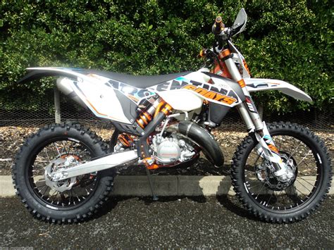Choose the right bike for each one and their level of riding, is largely the key to enduro success. KTM 125 250 EXC EXC-F 2 STROKE 4 STROKE 2015 SIX 6 DAYS ...
