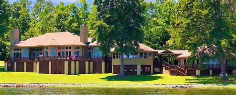 Renovated space with new flooring, cabinets and furniture. Lake Gaston Vacation Homes | Lake Gaston Vacation Rentals