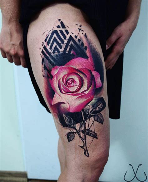 Pink Rose And Black Pattern On Girls Thigh