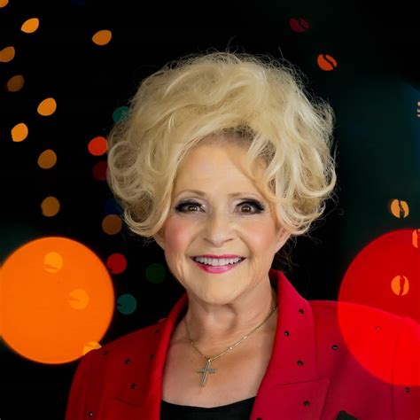 Brenda Lee’s ‘Rockin’ Around The Christmas Tree’ Hits No.1
