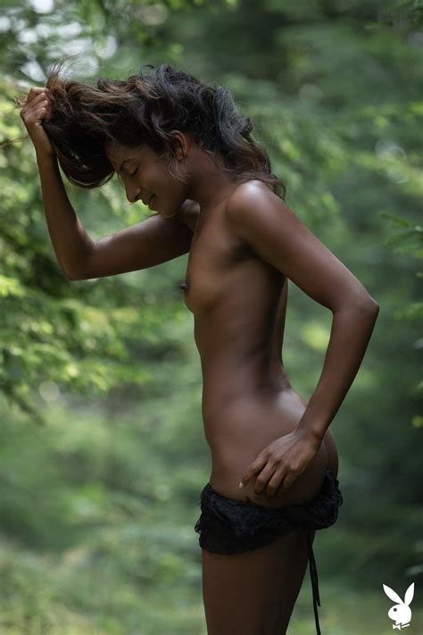 Nirmala Fernandes Exhibits Sexy Dark Skin Outside Photos