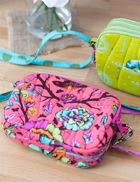 Triple Zipper Bag Free Sewing Pattern With A Tutorial