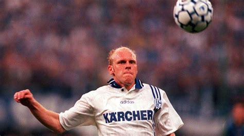 Schalke von beginn an druckvoll. Schalkes UEFA-Cup-Sieger von 1997: Die Geburtsstunde der ...