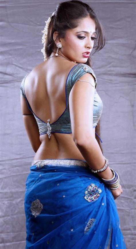Anushka Hot In Saree Anushka Shetty Wallpapers C E L E B R I T Ysite