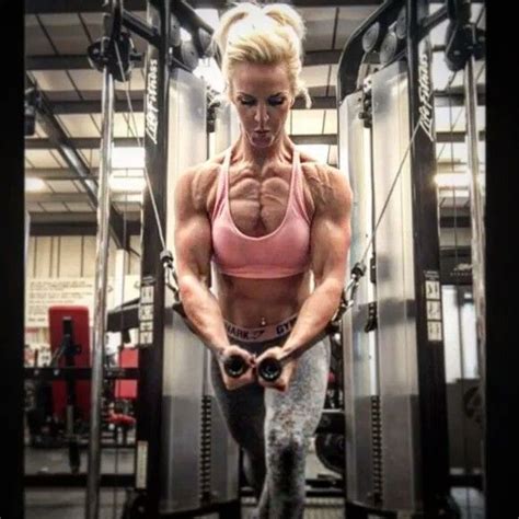Pin By Dwayne Sims On Bodybuilding Muscular Women Muscle Women Body Building Women