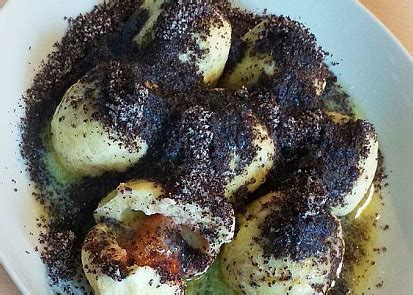 Jsou totiž důkladně otestované a prověřené redakcí časopisu apetit a čtenáři. Jahodové knedlíky Low carb recept - TopRecepty.cz
