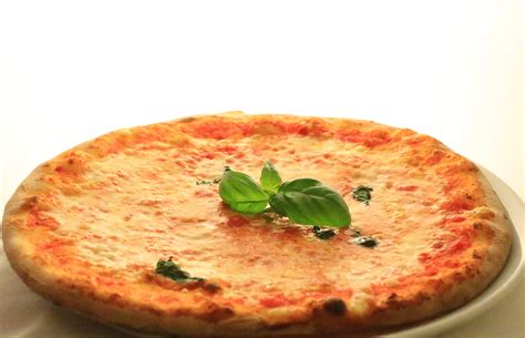 Pizza Margherita Ristorante Al Castello