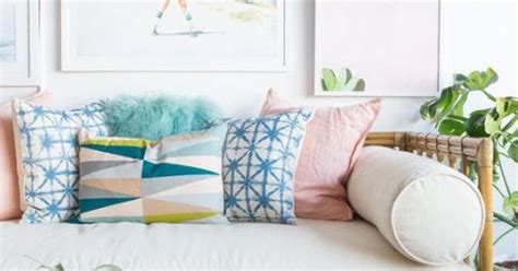 Coastal Home Monday Pins 7 Daybed Pillow Arrangement Daybed