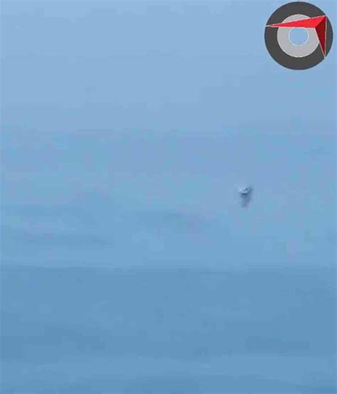 Pilot Captures Bizarre Jet Pack Guy Flying 3000ft In Sky In