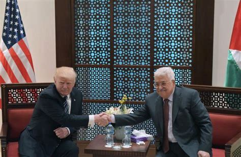 Daha fazla komik olacam diye zorlama, zaten yeterince komiksin. US President Donald Trump takes part in a bilateral ...