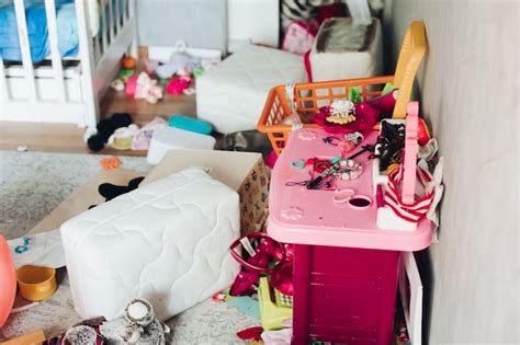 Strategies For Helping Loved Ones Cope With Hoarding Disorders