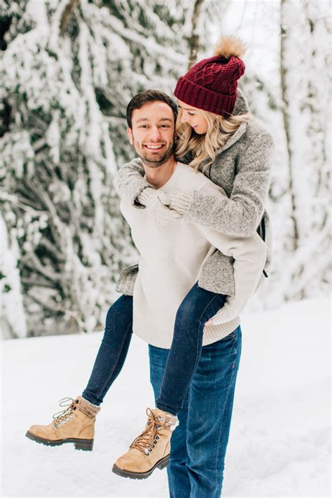 Holiday Engagement Session In The Snow Winter Engagement Photos Outfits Couple Photography