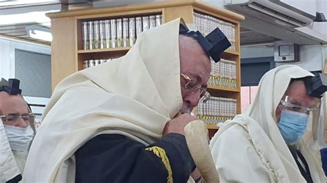 החששות29 ילד ערבי הפיל את כובעו של. עזה או בני ברק? תיעוד מטורף מההפגנות | המחדש