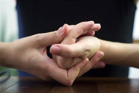 Does Cracking Your Knuckles Cause Arthritis Rheumatology Advisor