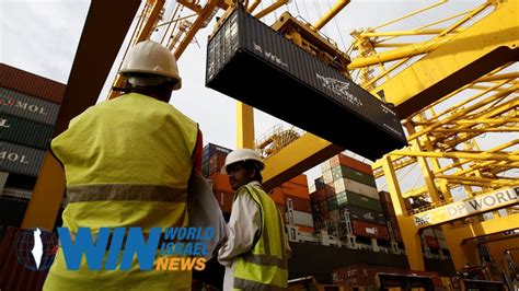 First Shipment Of Israeli Goods Arrives In Dubai Port Youtube