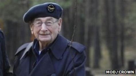 Alfie Fripp Prisoner Of War At Stalag Luft Iii Dies Aged 98 Bbc News