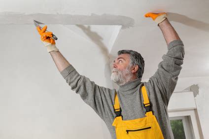 Wasserflecken an deiner decke können den wiederverkaufswert deines hauses stark senken und sind außerdem sehr hässlich. Putz fällt von der Decke: Mietminderung - Mietkürzung ...