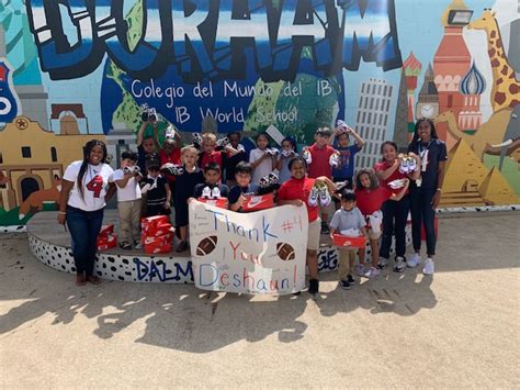Texans quarterback deshaun watson has posted a message on twitter that apparently sheds light on his current relationship with the team. Flipboard: Texans' Deshaun Watson gifts elementary ...