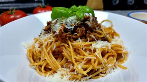 Spaghetti bolognese 492 kcal