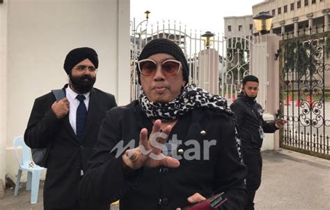 Katanya 'wais rasa dah kena ada adik ni'. Azwan Ali mengaku bersalah hina kakitangan perubatan ...