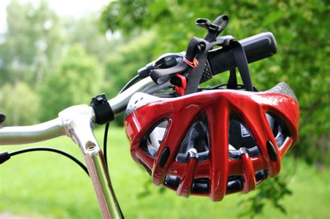 Nowadays, it is very easy to find a helmet that fills all your checkboxes. Best Bluetooth Bicycle Helmet of 2019 - Two-Way Signal