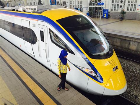 Ets (electric train service) atau kereta api listrik cepat yang dimiliki oleh keretapi tanah melayu berhad (ktmb), malaysia terdiri dari 3 kelas, yaitu platinum, gold dan silver. KTMB ETS Sentral KL - Padang Besar